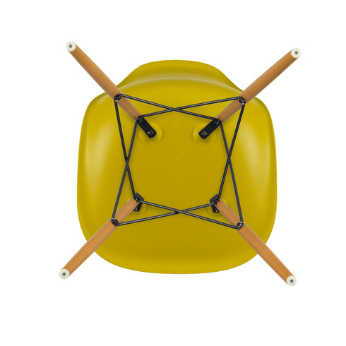 Cadeira Eames em Plástico DSW / Ácer Dourado